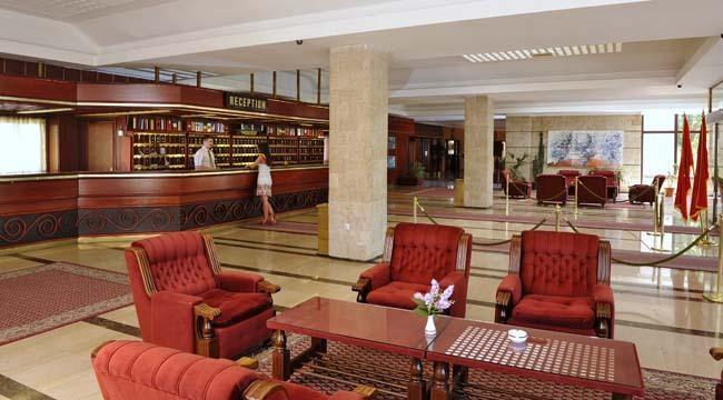 Hotel Grand 采蒂涅 外观 照片